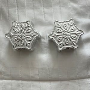 Holiday Harry and David salt and pepper shakers